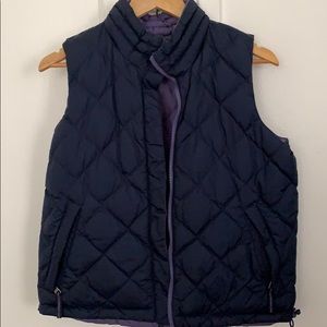 Reversible puffer vest